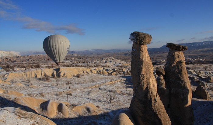 Göreme, Nevşehir ili Merkez ilçesine bağlı bir beldedir. En önemli geçim kaynağı turizmdir. Göreme kasabasının eski isimleri Matiana, Korama, Maccan ve Avcılar'dır. Göreme ile ilgili 6. yüzyıla ait bir belgede ilk olarak "Korama" adına rastlanıldığından dolayı en eski adının bu olduğu düşünülmektedir.