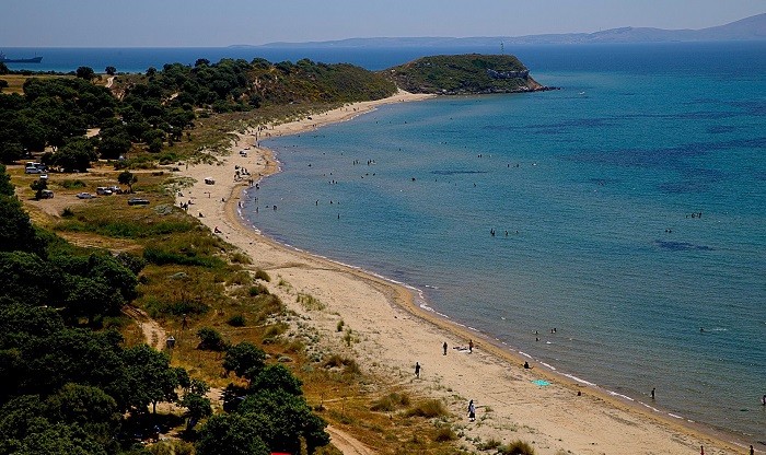 Çanakkale’nin güzide alanlarından olan, denizi ve plajı ile göz dolduran, Papaz Plajı