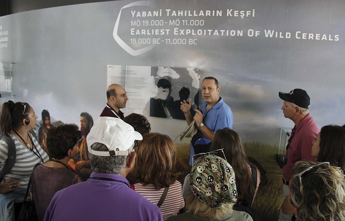 Profesyonel turist rehberi, seyahat yazarı ve uluslararası konuşmacı Şerif Yenen