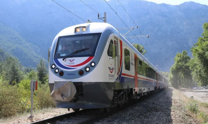 Turistik Tatvan Treni İkinci Seferine Başladı