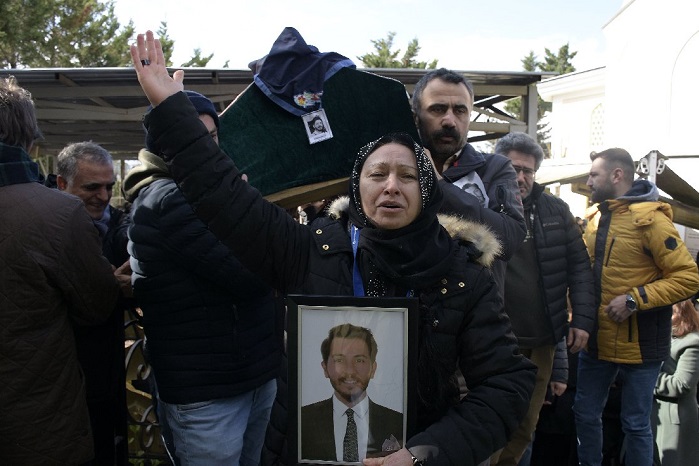 rehber Nazımcan Hartlap, İstanbul'da son yolculuğuna uğurlandı.