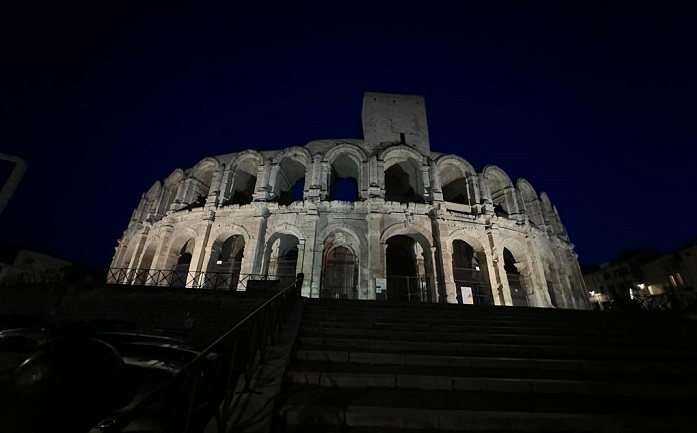 Roma amfitiyatrosu (Les Arènes)