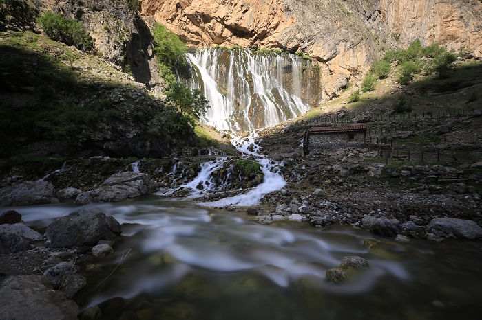 Kayseri'de bulunan bu kanyon, Kapuzbaşı Şelaleleri ile de ünlüdür.