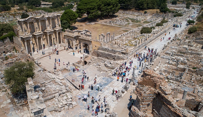 İzmir Efes Ören Yeri 1 milyon 151 bin 511 ziyaretçi ile ikinci,