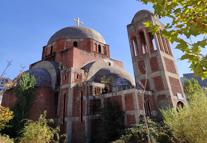 Nene Teresa Katedrali, Priştine, Kosova