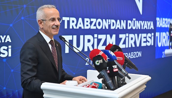 Bakan Uraloğlu'ndan Trabzon'a Uçuş Müjdesi