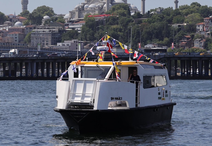 Boğaz'da Yeni Tartışma: Deniz Dolmuşlar Estetik mi Çirkin mi?