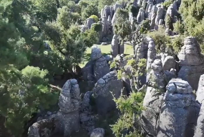 Antalya'nın Coğrafi Güzelliği Adam Kayalar Turistlerin Uğrak Noktası Oldu