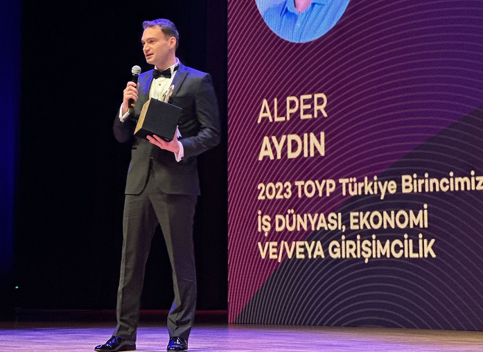 Tripnly'nin CEO'su Alper Aydın